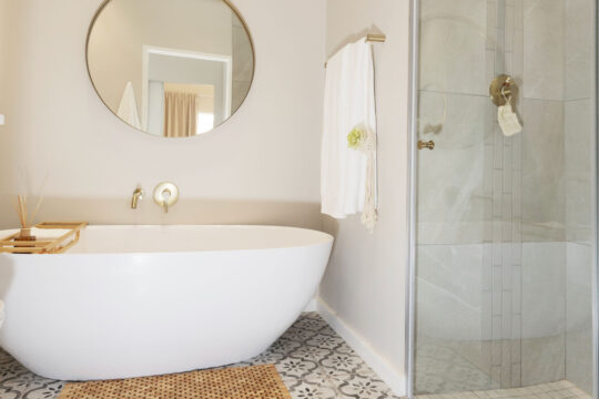 Humpback main en-suite bathroom